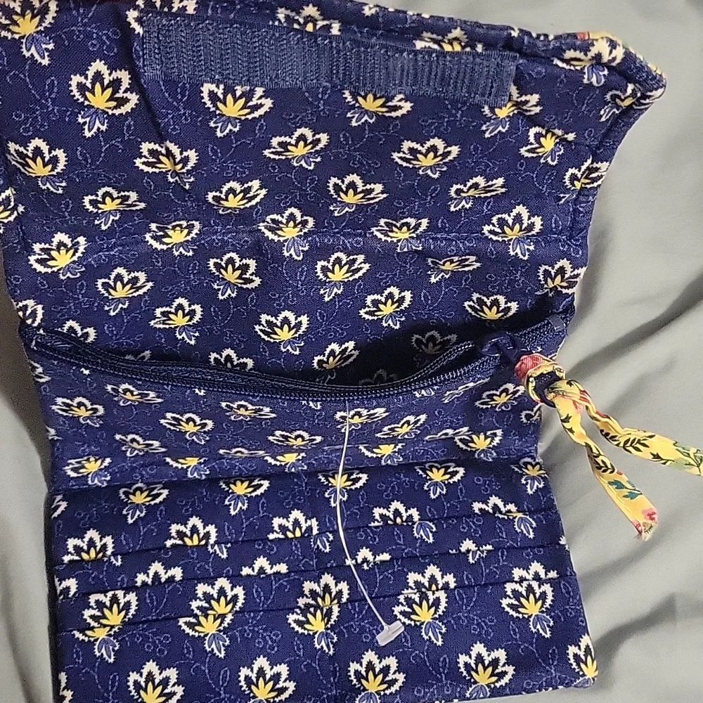 Retired Vera Bradley Maison Blue Tri-fold Clutch Wallet - Picture 5 of 7